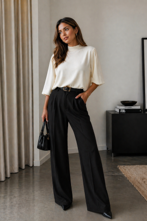 Blusa Gola Alta com Manga Kimono OFF